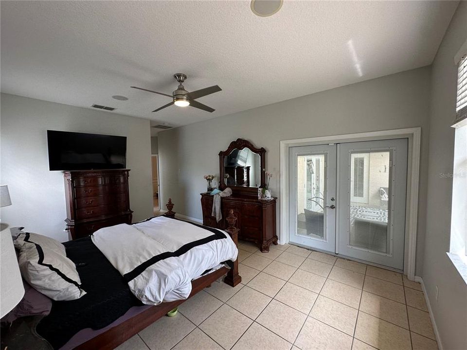 En Venta: $450,000 (4 camas, 3 baños, 2063 Pies cuadrados)