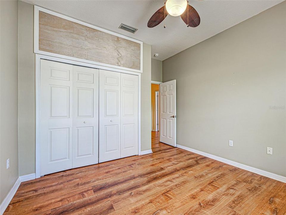 待售: $340,000 (2 贝兹, 2 浴室, 1165 平方英尺)