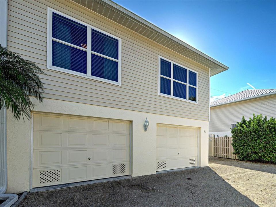 待售: $340,000 (2 贝兹, 2 浴室, 1165 平方英尺)