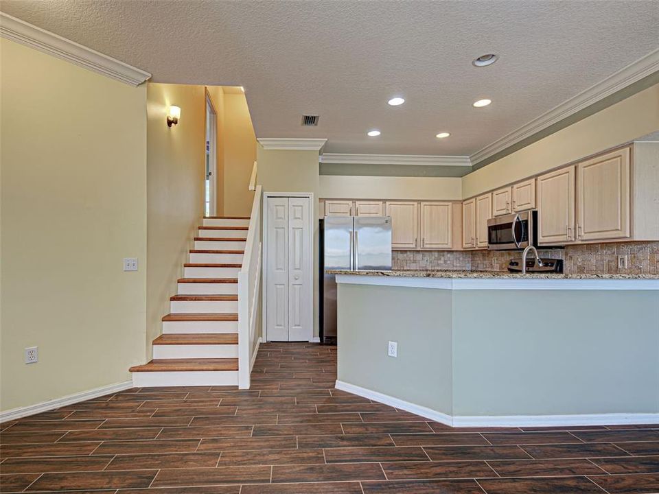 待售: $340,000 (2 贝兹, 2 浴室, 1165 平方英尺)