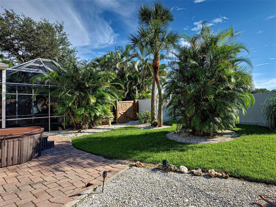 待售: $340,000 (2 贝兹, 2 浴室, 1165 平方英尺)