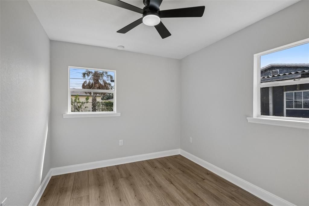 待售: $249,999 (3 贝兹, 1 浴室, 888 平方英尺)