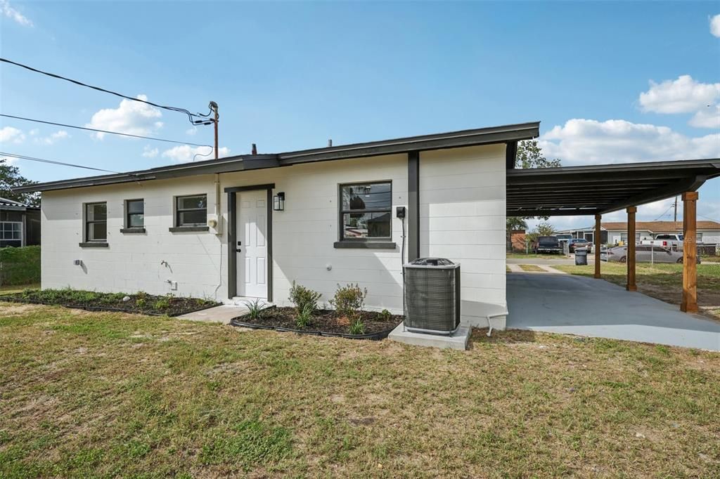 待售: $249,999 (3 贝兹, 1 浴室, 888 平方英尺)