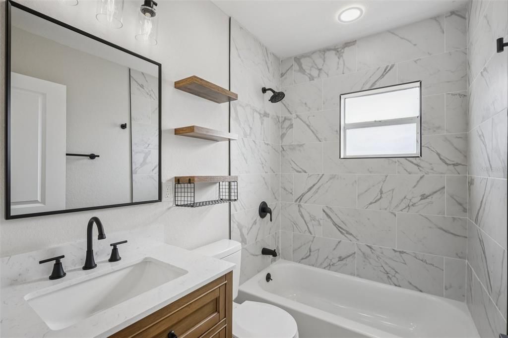 待售: $249,999 (3 贝兹, 1 浴室, 888 平方英尺)