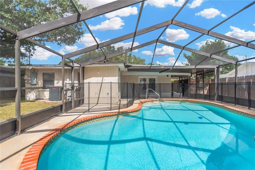 For Sale: $435,000 (3 beds, 2 baths, 1341 Square Feet)