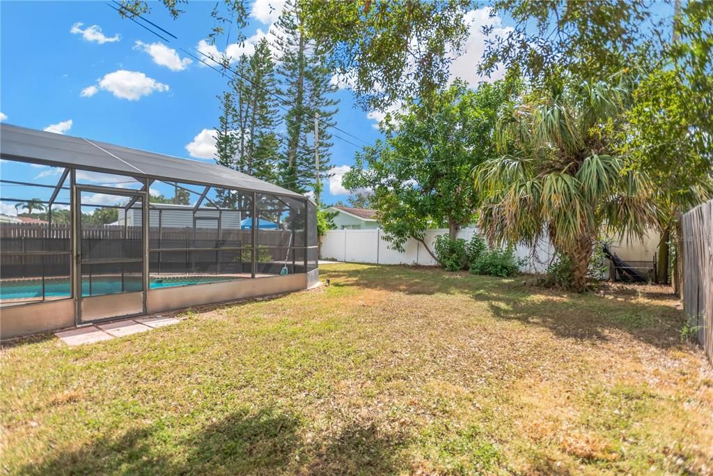 For Sale: $435,000 (3 beds, 2 baths, 1341 Square Feet)