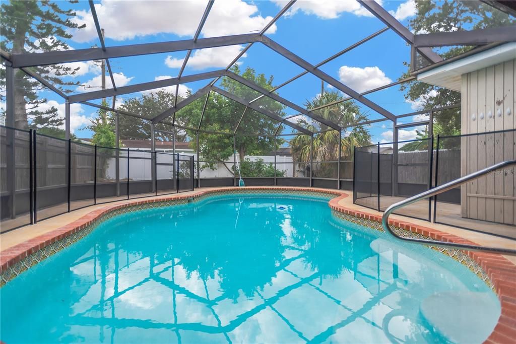 For Sale: $435,000 (3 beds, 2 baths, 1341 Square Feet)