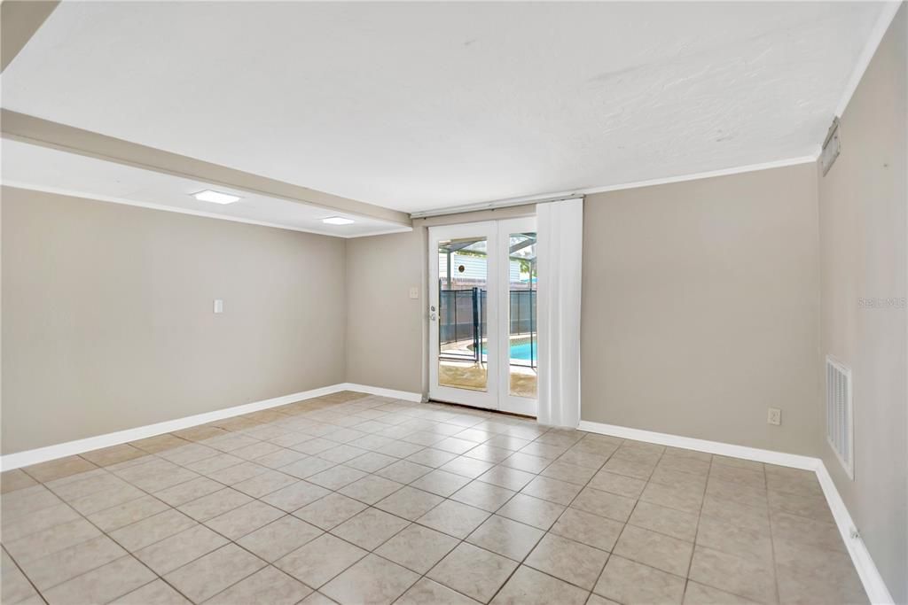 For Sale: $435,000 (3 beds, 2 baths, 1341 Square Feet)