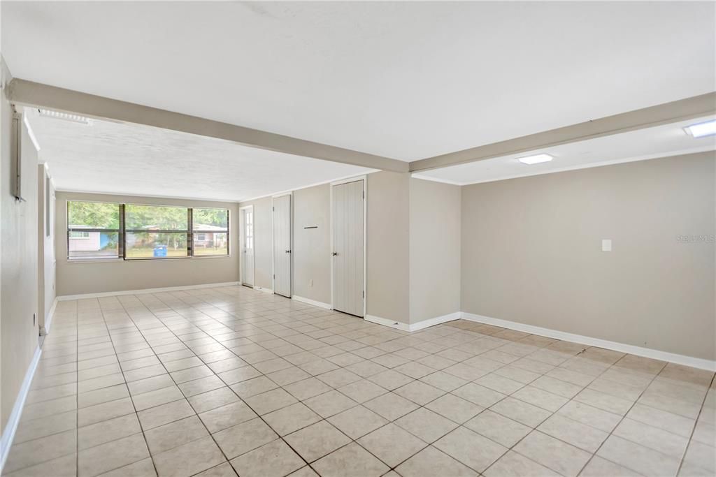 For Sale: $435,000 (3 beds, 2 baths, 1341 Square Feet)