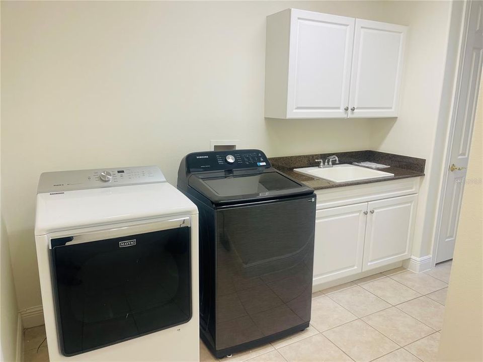 For Rent: $6,500 (4 beds, 4 baths, 3196 Square Feet)