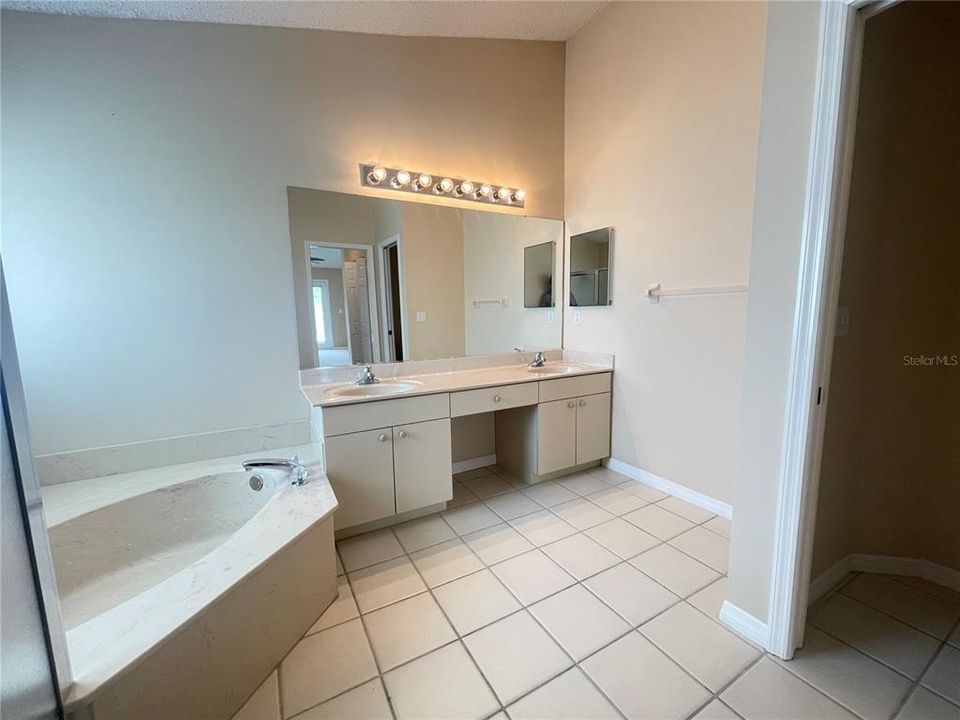 В аренду: $2,450 (2 спален, 2 ванн, 1888 Квадратных фут)