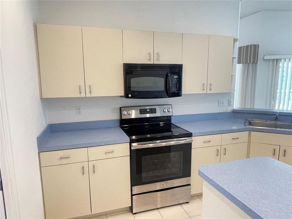 В аренду: $2,450 (2 спален, 2 ванн, 1888 Квадратных фут)