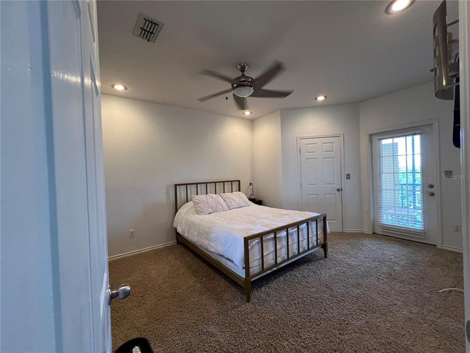 En Venta: $179,900 (1 camas, 1 baños, 890 Pies cuadrados)