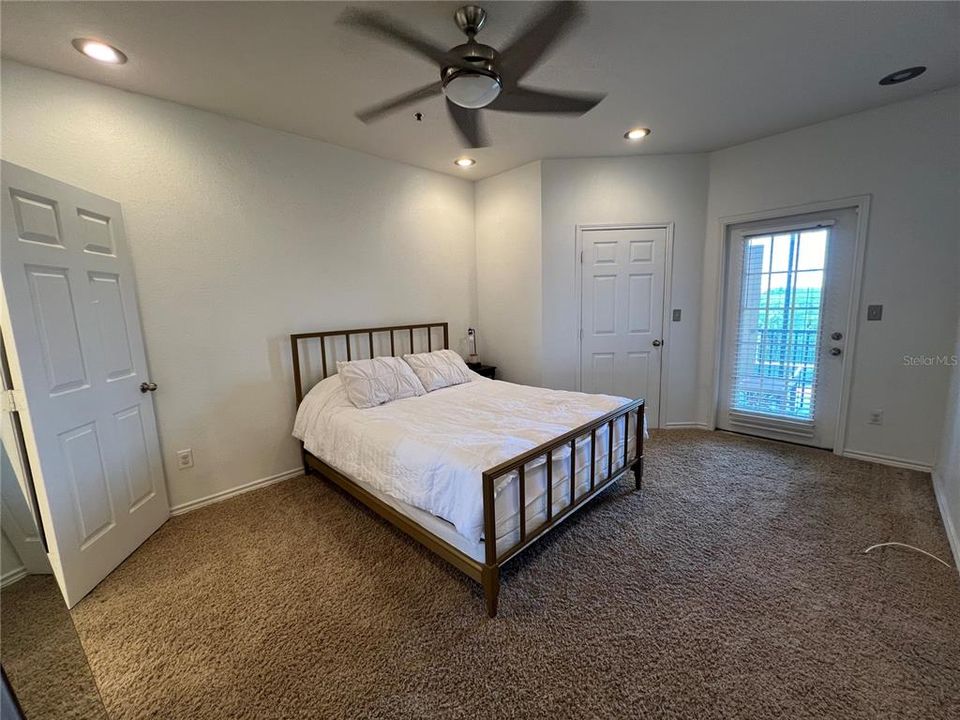 En Venta: $179,900 (1 camas, 1 baños, 890 Pies cuadrados)