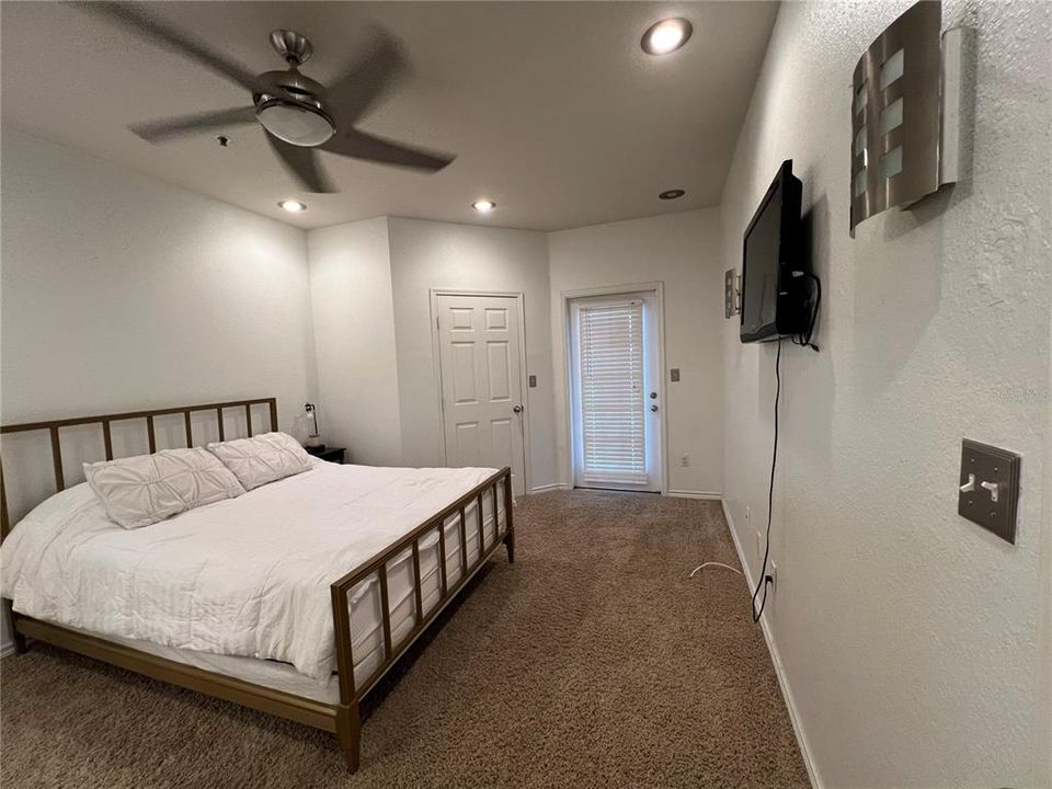 En Venta: $179,900 (1 camas, 1 baños, 890 Pies cuadrados)