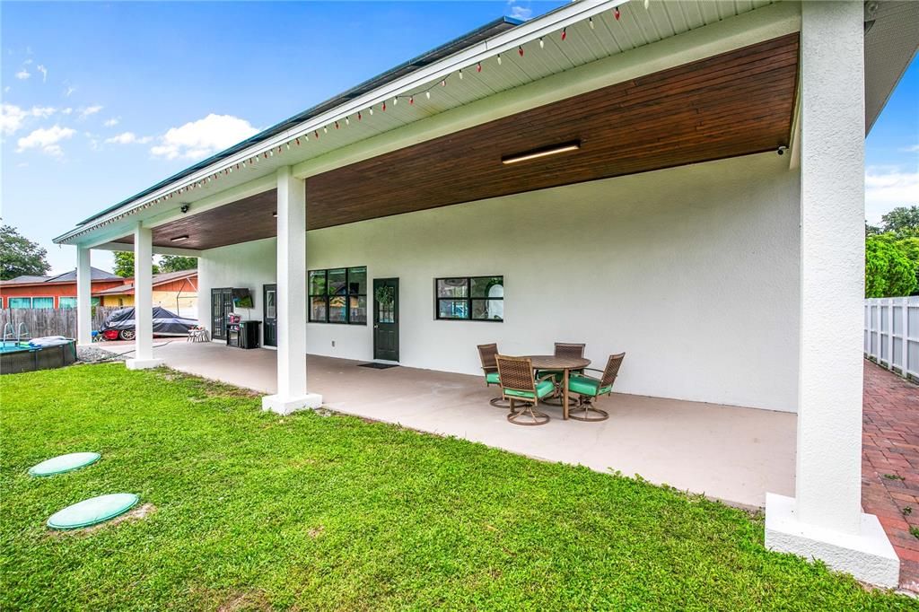 For Sale: $540,000 (3 beds, 3 baths, 2160 Square Feet)