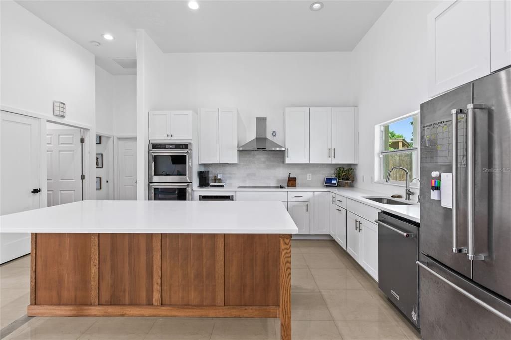 For Sale: $540,000 (3 beds, 3 baths, 2160 Square Feet)