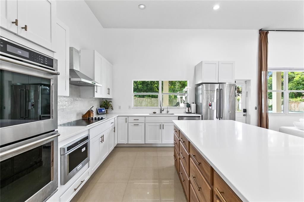 For Sale: $540,000 (3 beds, 3 baths, 2160 Square Feet)