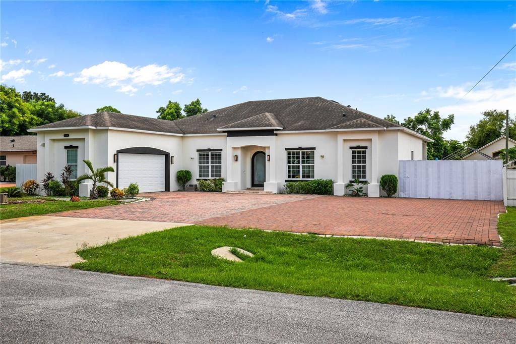 For Sale: $540,000 (3 beds, 3 baths, 2160 Square Feet)