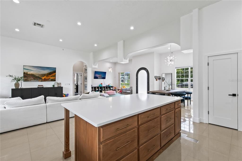 For Sale: $540,000 (3 beds, 3 baths, 2160 Square Feet)