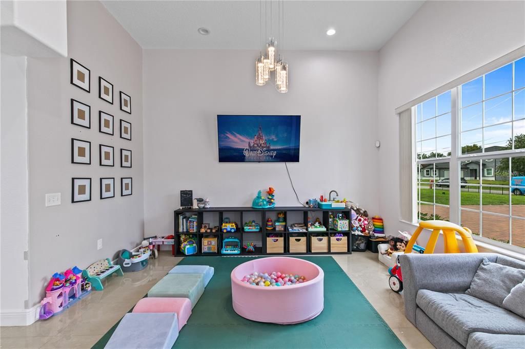 For Sale: $540,000 (3 beds, 3 baths, 2160 Square Feet)