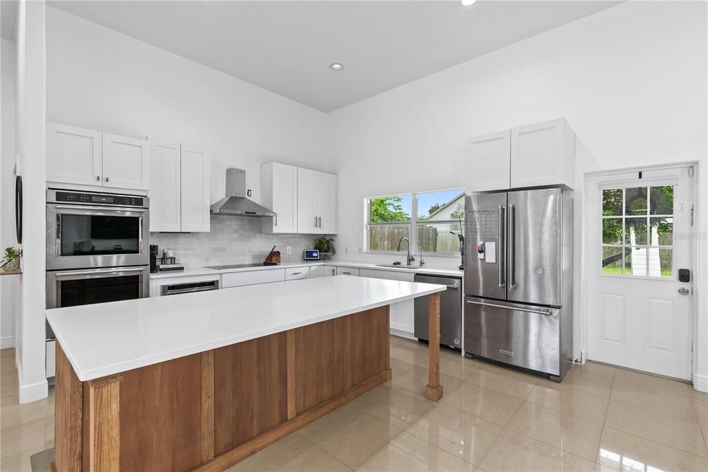 For Sale: $540,000 (3 beds, 3 baths, 2160 Square Feet)