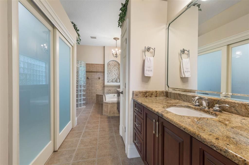 En Venta: $1,185,000 (4 camas, 3 baños, 2946 Pies cuadrados)