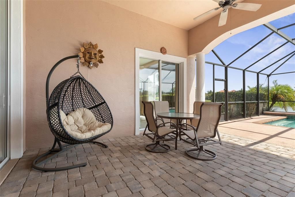 En Venta: $1,185,000 (4 camas, 3 baños, 2946 Pies cuadrados)