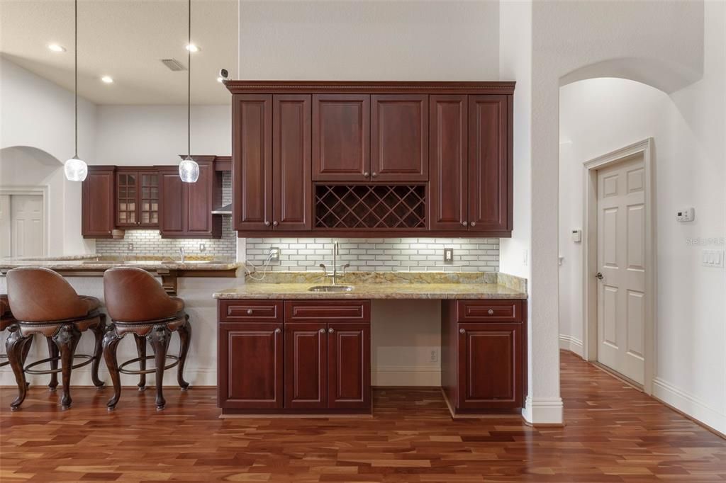 En Venta: $1,185,000 (4 camas, 3 baños, 2946 Pies cuadrados)