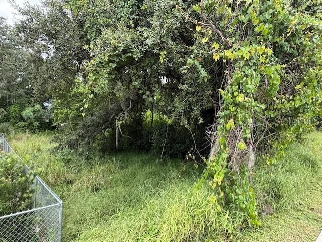 На продажу: $79,999 (0.25 acres)