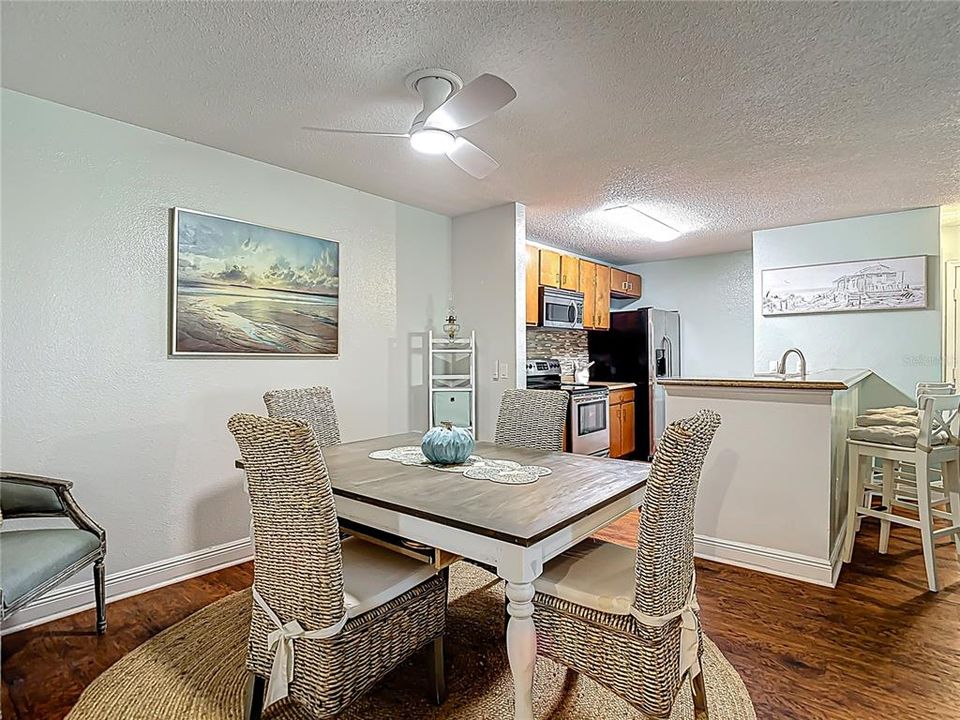 待售: $140,000 (2 贝兹, 1 浴室, 1051 平方英尺)