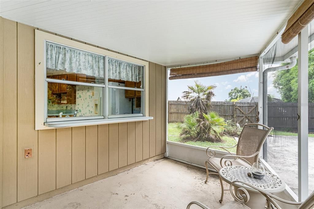 Active With Contract: $285,000 (3 beds, 2 baths, 1090 Square Feet)