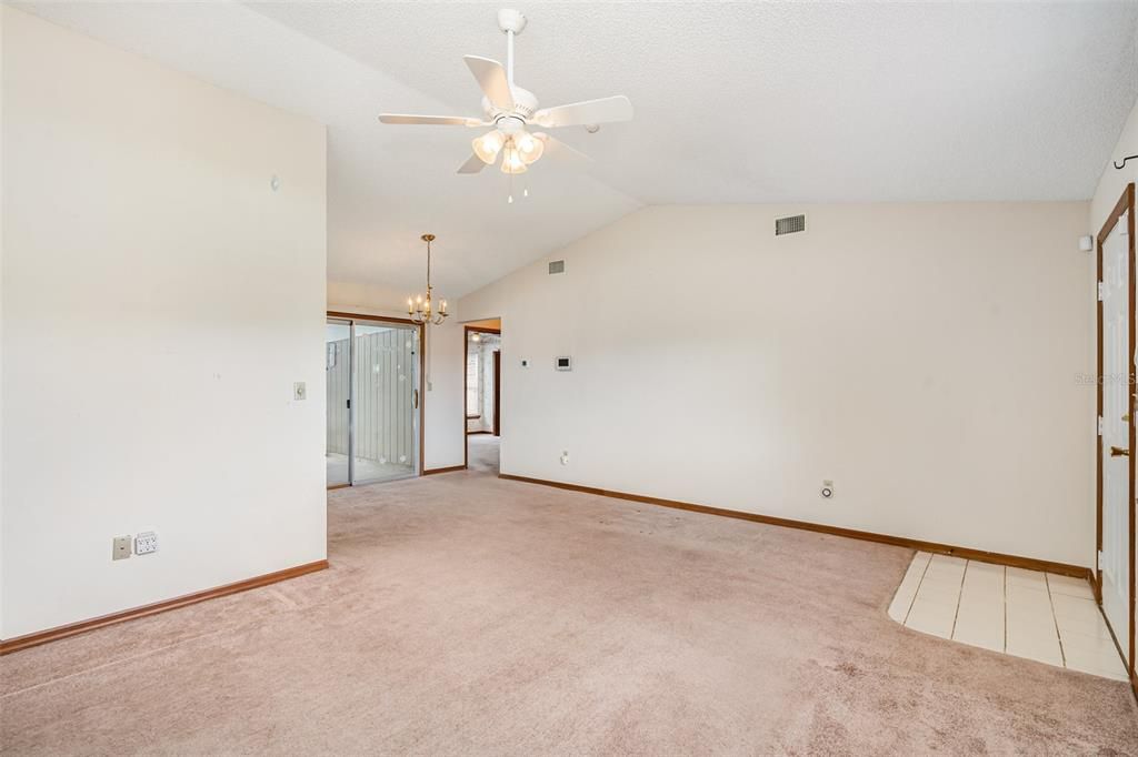 Active With Contract: $285,000 (3 beds, 2 baths, 1090 Square Feet)