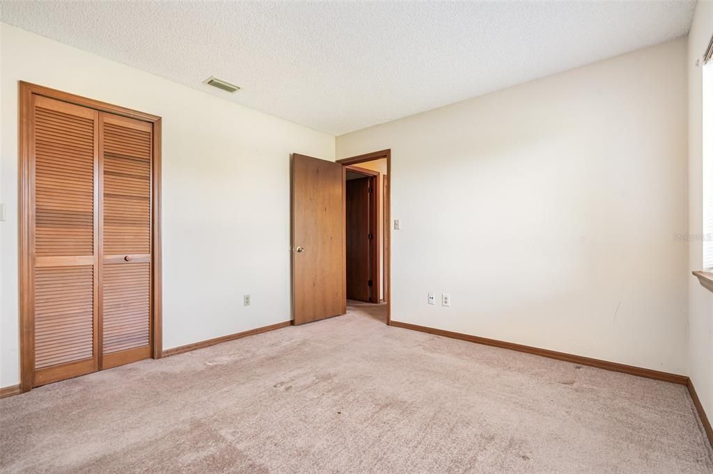 Active With Contract: $285,000 (3 beds, 2 baths, 1090 Square Feet)