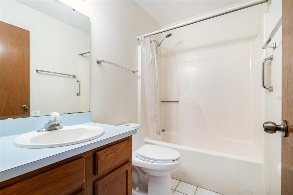 Active With Contract: $285,000 (3 beds, 2 baths, 1090 Square Feet)
