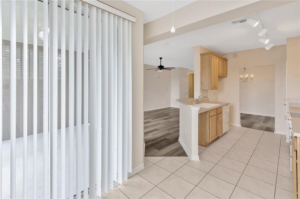 待售: $250,000 (2 贝兹, 2 浴室, 1414 平方英尺)