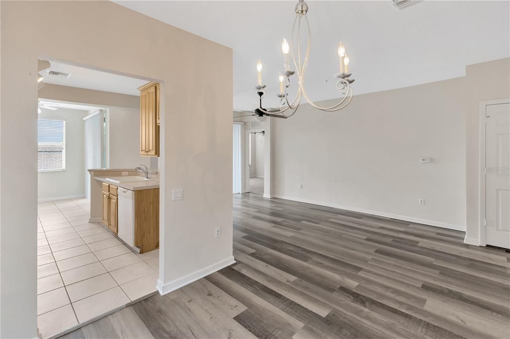 待售: $250,000 (2 贝兹, 2 浴室, 1414 平方英尺)