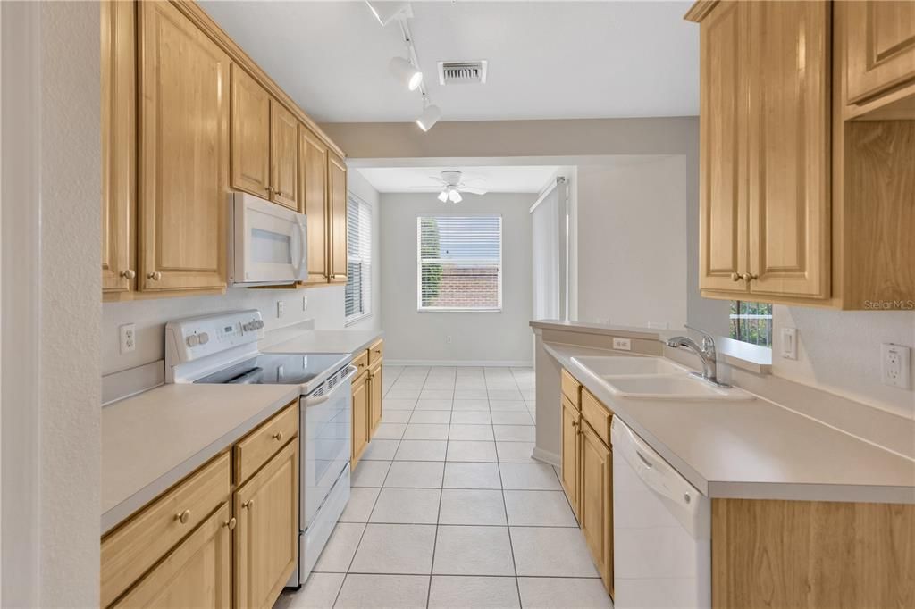 待售: $250,000 (2 贝兹, 2 浴室, 1414 平方英尺)