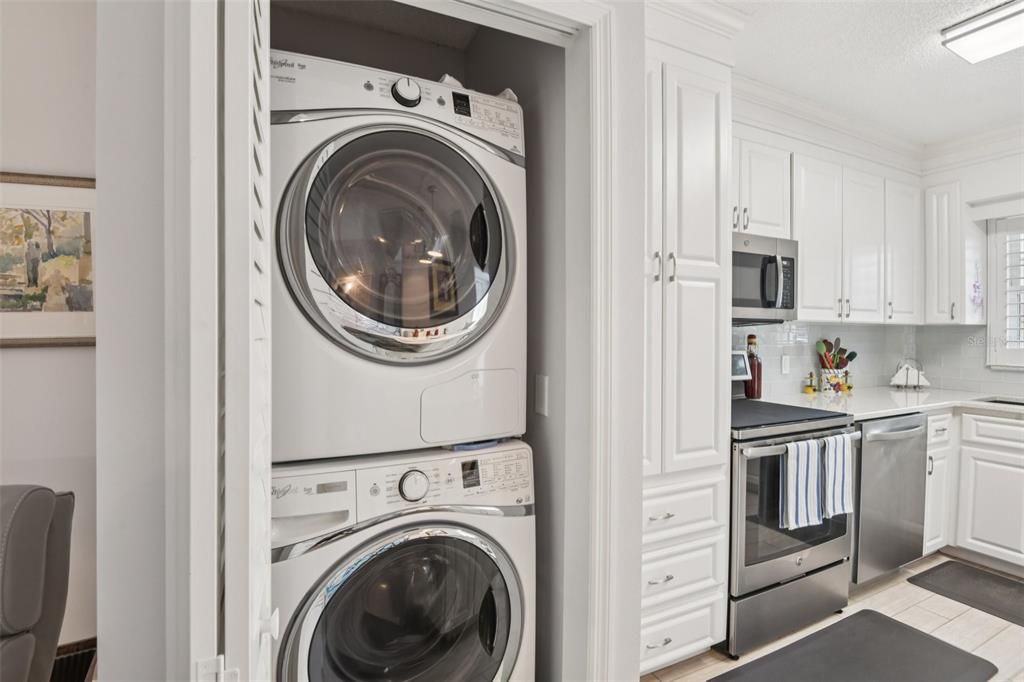 合同活跃: $325,000 (2 贝兹, 2 浴室, 1400 平方英尺)