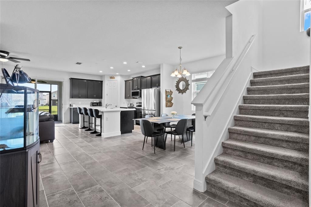 For Sale: $499,900 (5 beds, 3 baths, 2737 Square Feet)