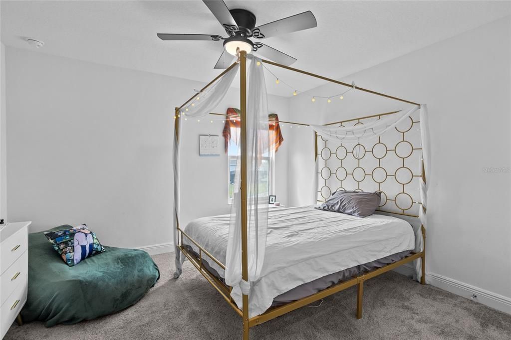 For Sale: $499,900 (5 beds, 3 baths, 2737 Square Feet)