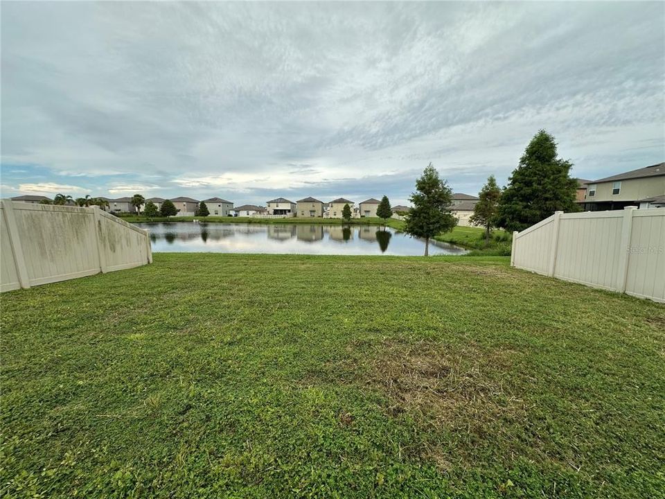 Active With Contract: $300,000 (4 beds, 2 baths, 1914 Square Feet)