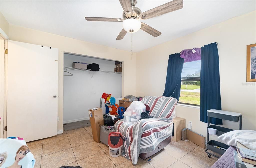 待售: $240,000 (3 贝兹, 2 浴室, 1889 平方英尺)