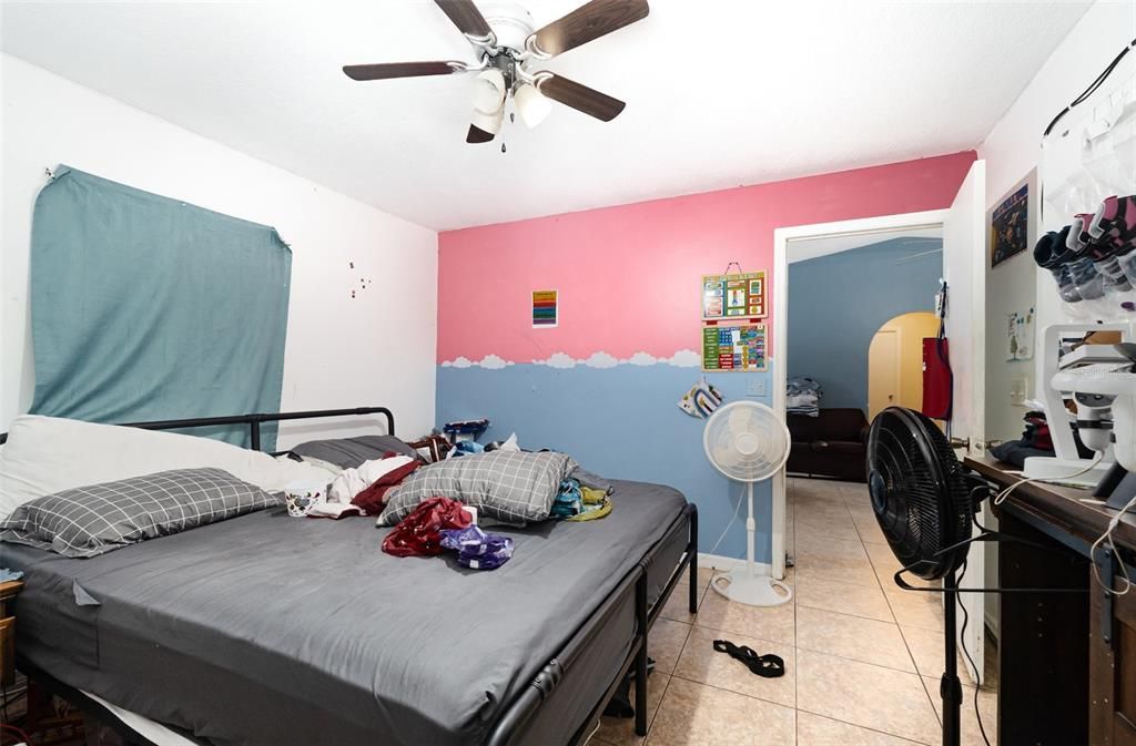 待售: $240,000 (3 贝兹, 2 浴室, 1889 平方英尺)