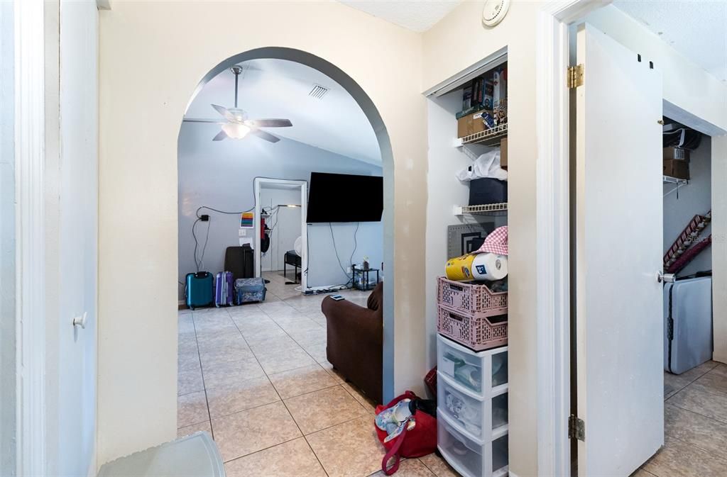 待售: $240,000 (3 贝兹, 2 浴室, 1889 平方英尺)