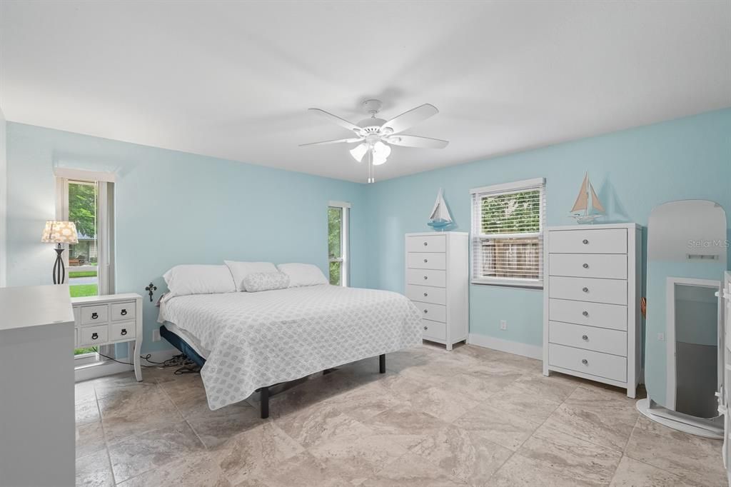 For Sale: $399,000 (4 beds, 2 baths, 1957 Square Feet)