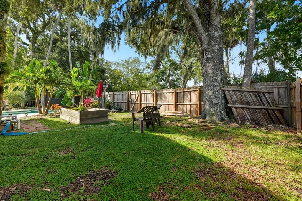 For Sale: $399,000 (4 beds, 2 baths, 1957 Square Feet)