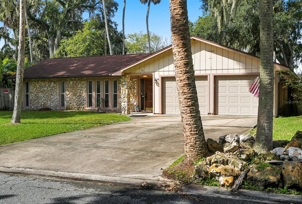 For Sale: $399,000 (4 beds, 2 baths, 1957 Square Feet)