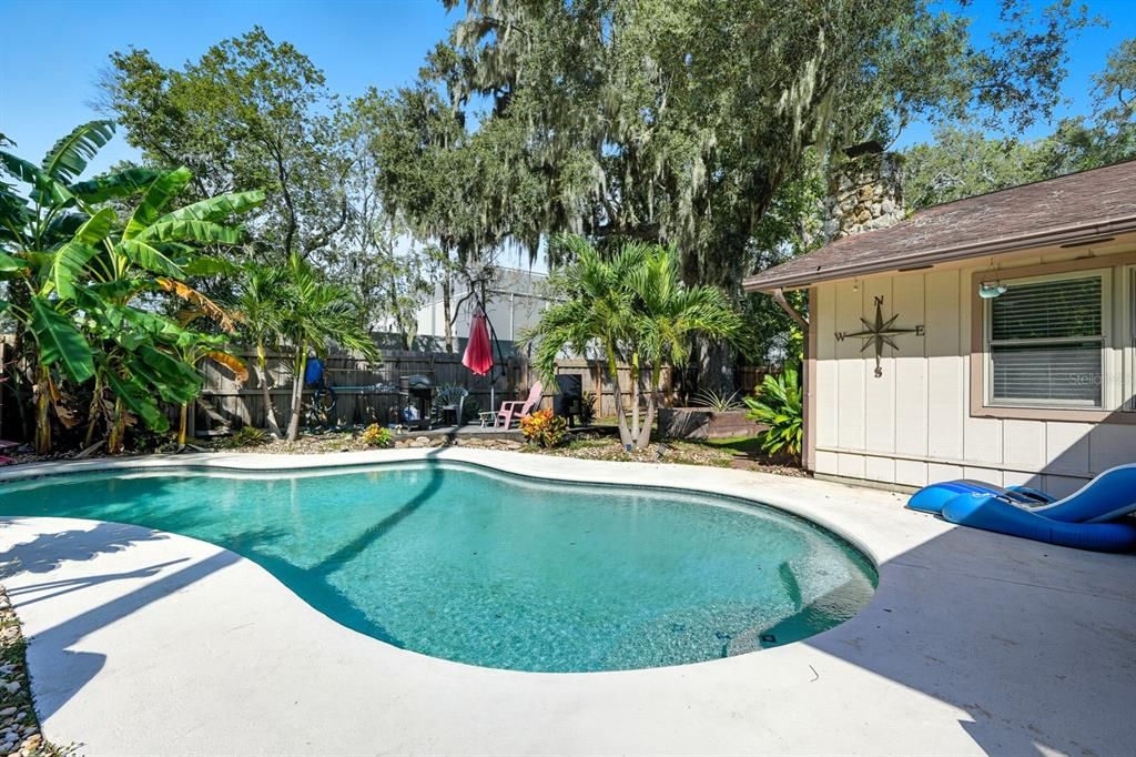 For Sale: $399,000 (4 beds, 2 baths, 1957 Square Feet)