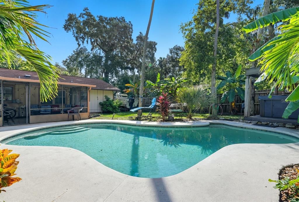 For Sale: $399,000 (4 beds, 2 baths, 1957 Square Feet)